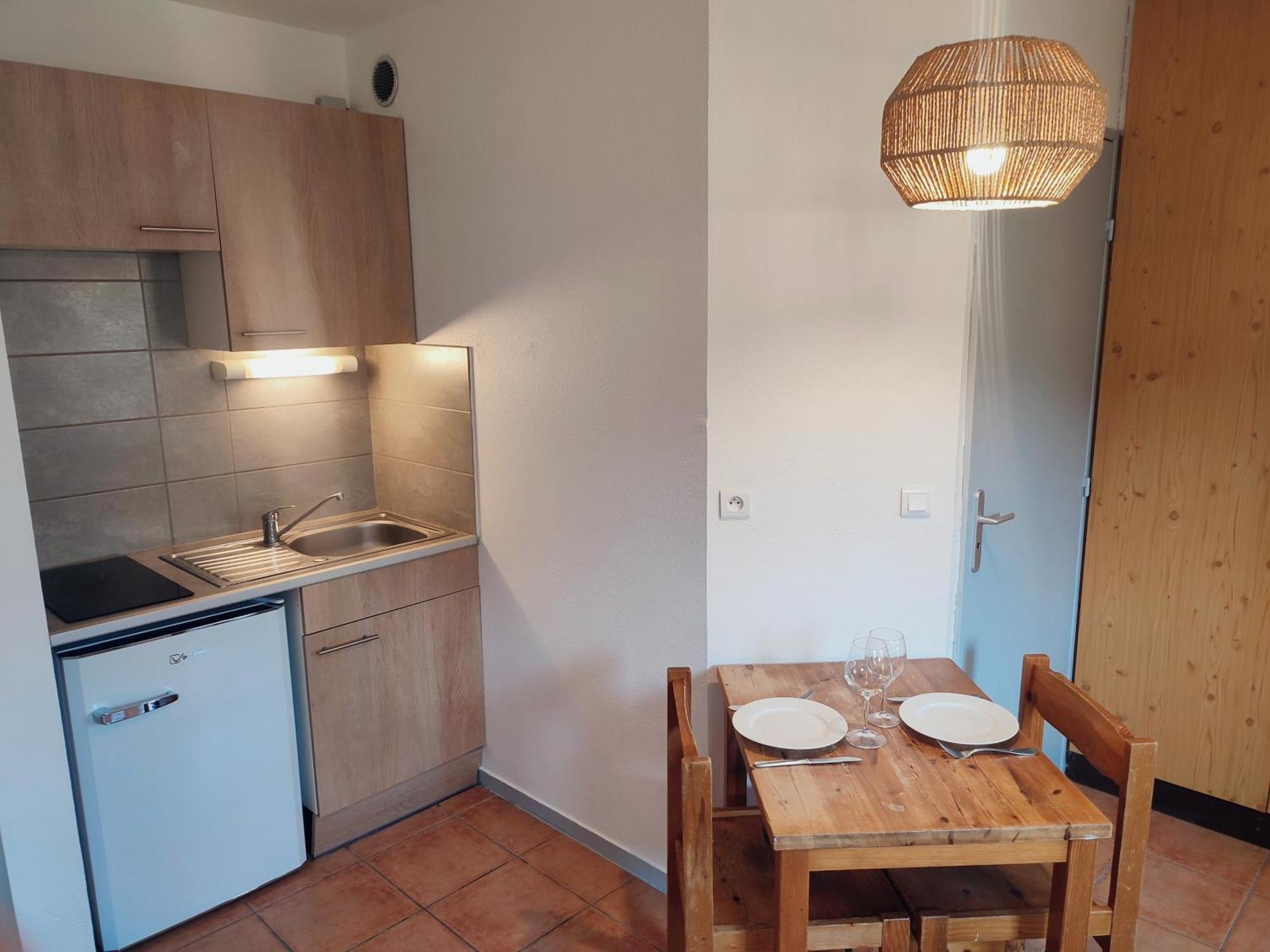 Le Studio Des Garrigues - Climatise Gréoux-les-Bains Kültér fotó