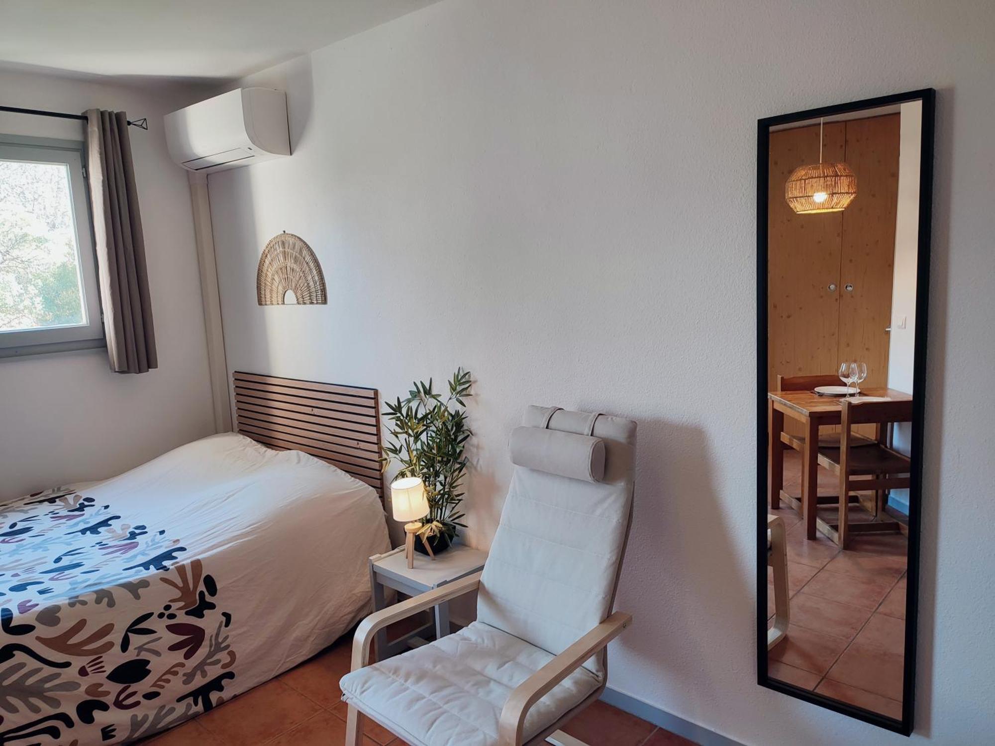 Le Studio Des Garrigues - Climatise Gréoux-les-Bains Kültér fotó
